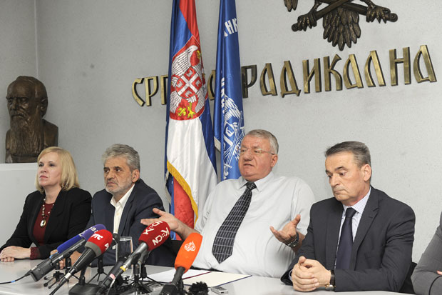 Шешељ: Нико ми не тражи оставку
